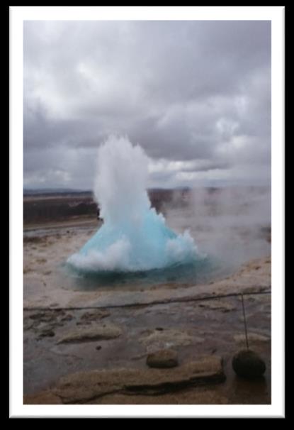 flytende isflak! Turen går videre til Skaftafell Nasjonalpark ved Öræfajökull, hvor den høyeste fjelltoppen på Island troner, Hvannadalshnjúkur, (2110 m).