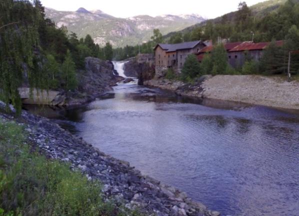 Figur 3. Vallaråi fra innløp Seljordsvatnet til Sundbarm kraftverk.