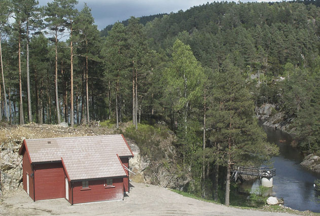 Kalkingdoseringsanlegg ved Høyevassdraget et sidefelt i Mandalsvassdraget.