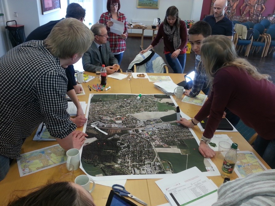 Fra workshop med ungdom i Ås. I tillegg til å ha en svært ung befolkning, og et høyt innslag av studenter, er Ås kommune også en landbrukskommune. 15.