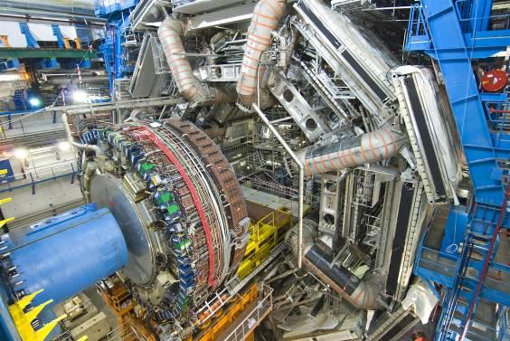 CERN detektorer og raske datasystemer er utviklet og