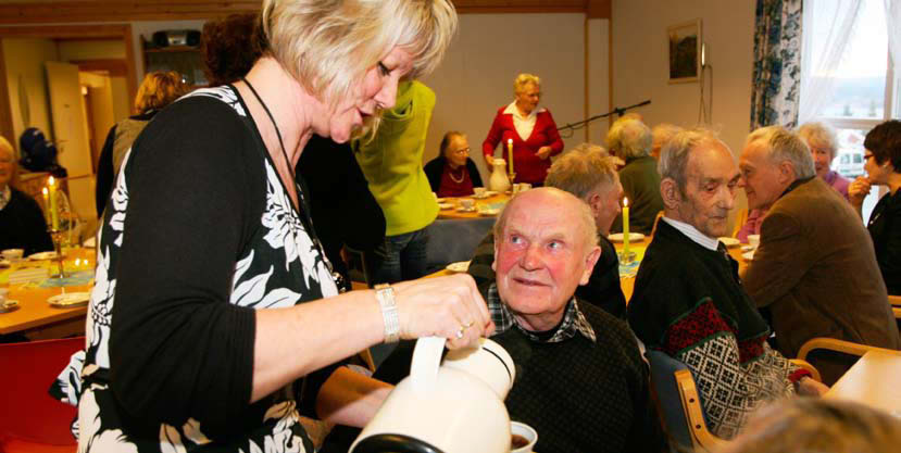 kommunale kulturinstitusjonar SEnior- og aktivitetssentra SEnior- og aktivitetssentra lindås kommune har 3 senior-og aktivitetssenter. desse finn ein på lindås, ostereidet og Knarvik.