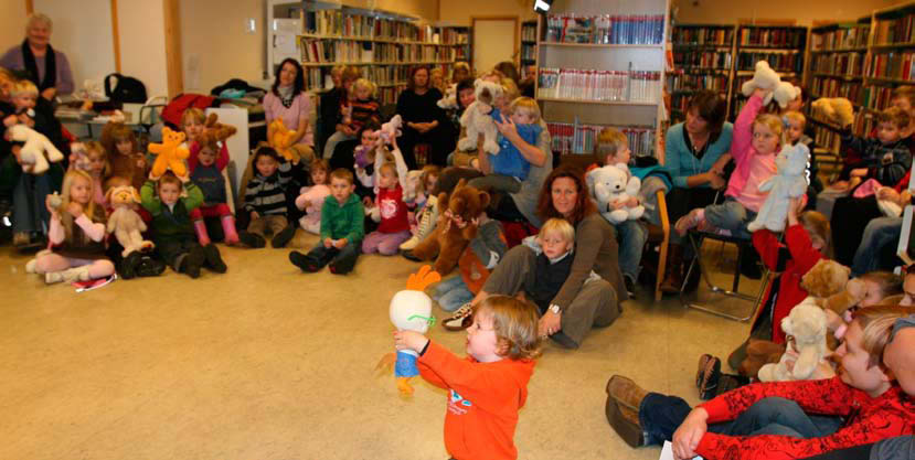 kommunale kulturinstitusjonar LinDåS folkeboksamling LinDåS folkeboksamling barna i Lindås kommune skal bli gode lesarar. Barn og unge i lindås skal vera prioriterte brukargrupper for biblioteket.