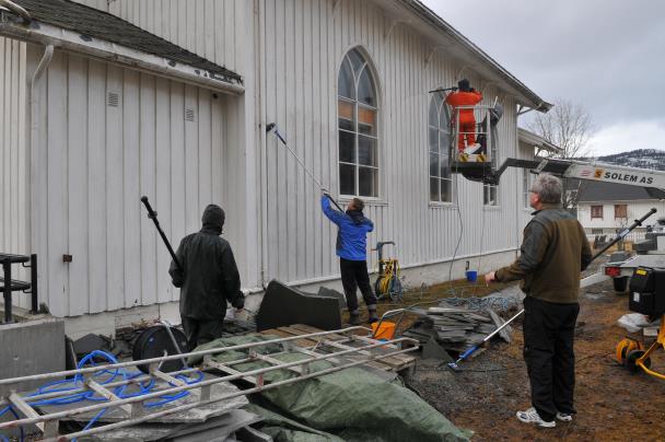 3 Gravplasser. Arbeidet med å ta i bruk gravplassen ved Orkanger kirke som urnelund er fortsatt på prosjekteringsstadiet.