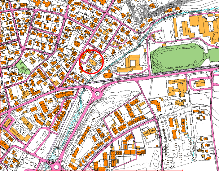 Planområdet. Planområdet ligger midt i et etablert eneboligområde, og er omgitt av eneboliger på 3 sider. I sør-øst grenser planområdet mot Kvislabekken.