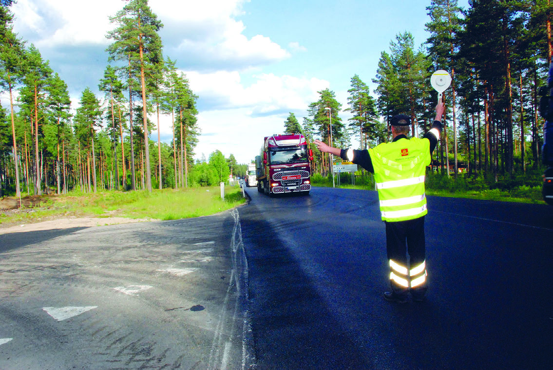 2015 2016 Meld. St. 40 43 som utgjør høy risiko for den totale trafikksikkerheten. Regjeringen legger til grunn at kontroll-, håndhevings- og tilsynsvirksomheten skal målrettes ytterligere.