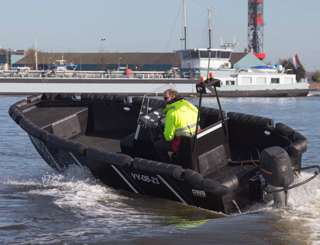 HDPE SUPPORT TENDER 5.50 DEN PERFEKTE HVERDAGSBÅTEN Alt du trenger - i en kompakt båt. Båten sleper, bukserer og har høy nyttelast.