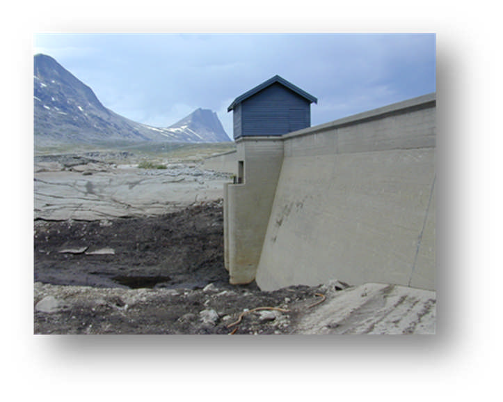 Iskrefter mot dammer Islast på damkonstruksjonene (HRV+is) er ofte ugunstigste kontrollbelastning for dammer.