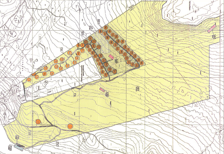 I meklingen vurderte Fylkesmannen planen dithen at det kunne åpnes for 18 tomter i nedre del av Halvorsåsen. Utsnittet på neste side viser reguleringsplan for Halvorsåsen slik den ble fremmet i 2006.