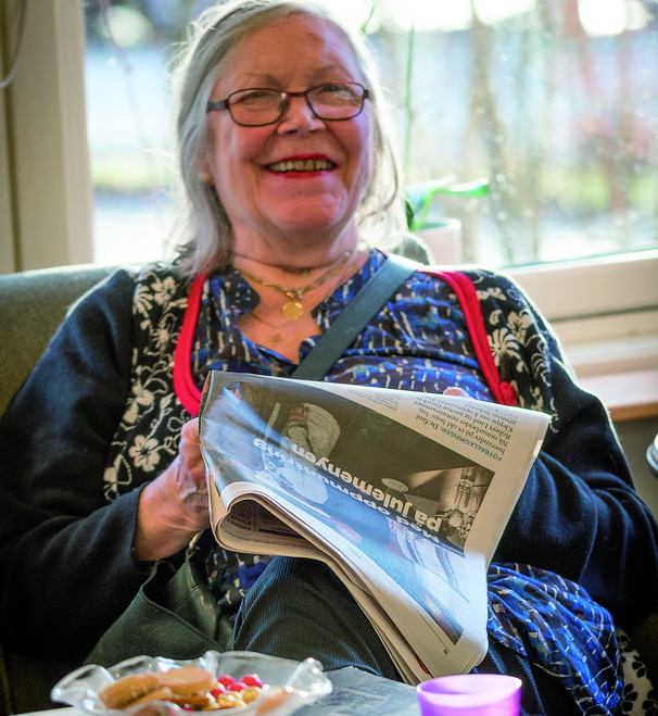 Vår kafé Det første som møter deg på Bekkelagshjemmet er vår hjemmekoselige kafe. Der vil du møte Mia og frivillige Inge. Her serveres dagens smørbrød, salater, kaffe, te og kioskvarer.