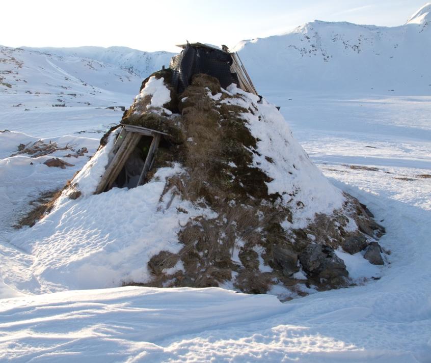 4. Øvrige vurderinger og innspill Ved eldre reingjerde ved Fjellskaret, nord i Skjørlegda står en noe forfalt gamme av omtrent samme alder og størrelse som ved Krongelvatnet og N Breivatn.