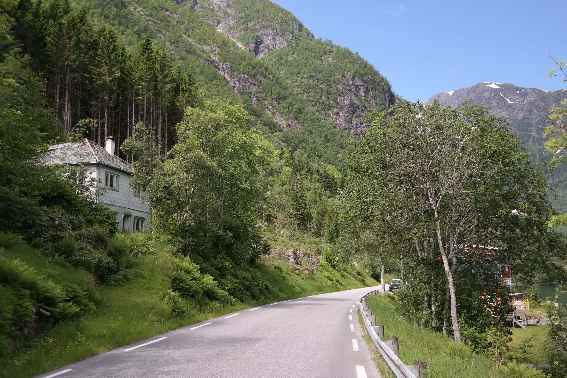 Esefjorden Alternativ for veg rundt Esefjorden inkl tunnel og rassikring Prosjekt nr 22