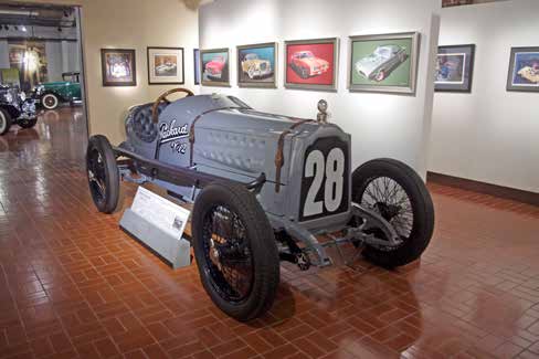 På tur i «Junaiten» Gilmor car museum hevder å være nord-amerikas største bilmuseum med et tomteareal på 3 642 dekar og en samling på nær 400 kjøretøy.