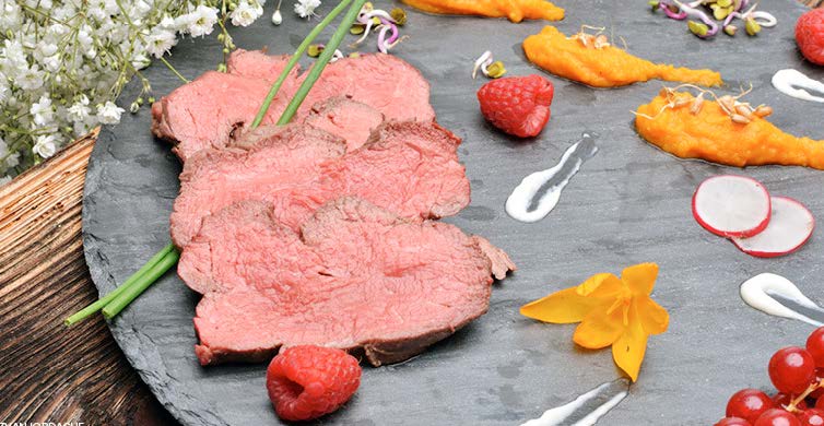 Carne Muschi de vita argentinian cu piure de cartofi dulci si morcovi complexitate: medie timp de pregatire: 10 minute timp de gatire: 1 ora temperatura: 65 C portii: 4 muschi de vita Argentinian 1