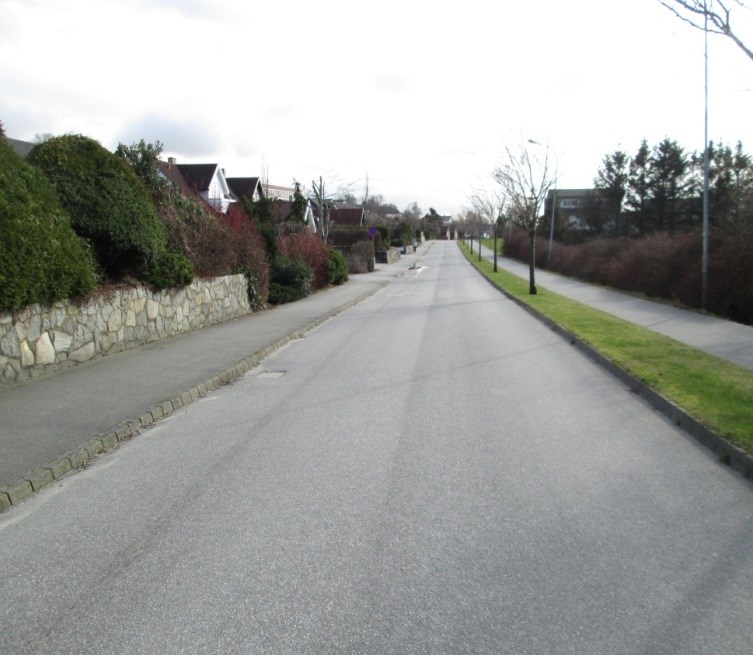 2 Trafikkavvikling Når det skal gjøres kapasitetsberegninger er det essensielt å finne trafikkmengden på det tidspunktet på døgnet når trafikken er størst, og dimensjonere i henhold til dette.