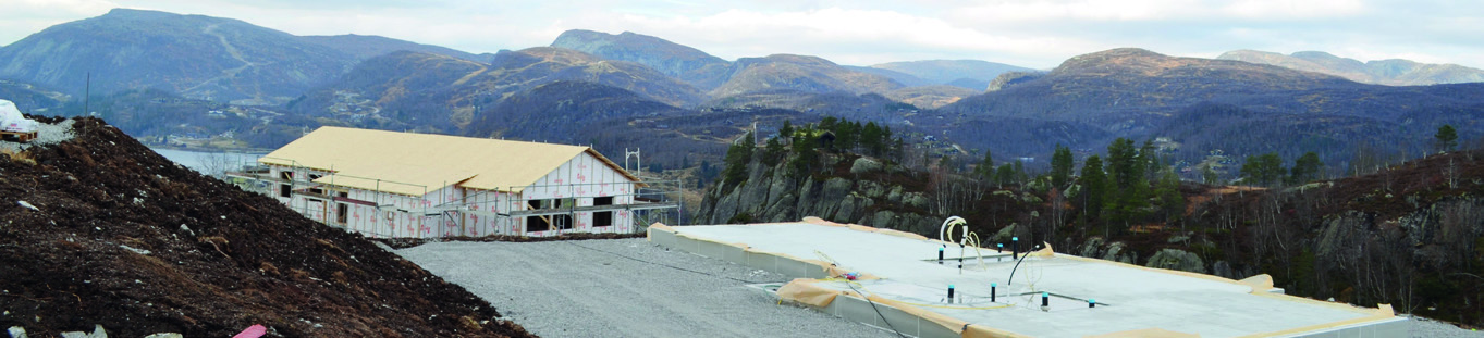 FRITIDSBOLIGER I SMØLÅSEN OG BRENDEHEIA, SIRDAL 2 flotte hytter igjen i Brendeheia delfelt 2 Skiløyper, gode solforhold og fantastisk utsikt! KONTAKT OSS FOR PRIVAT VISNING!