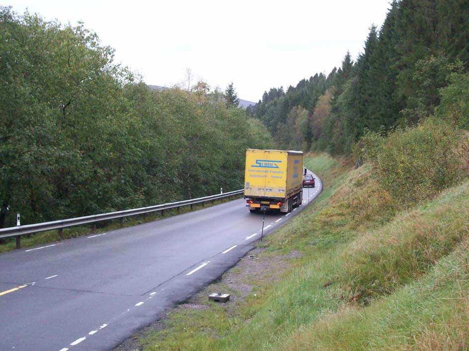 Vestnes kommune E136 mellom Tresfjord og Daugstad: Gulstripa og problemet er flytta nokre meter nordover Trafikktryggingsplan 2009 2012