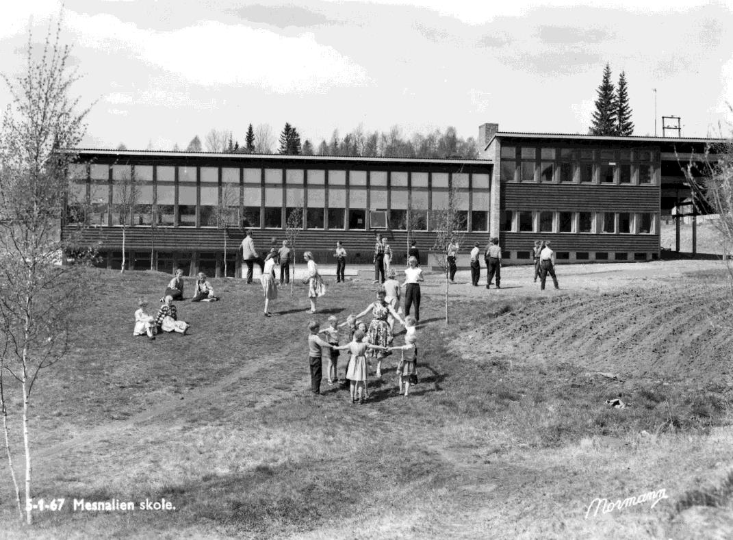 Messenlia skoles virksomhetsplan 2016/2017 Side Skoleleder har ordet 2 Messenlia skole 3 Visjon for Messenlia skole pedagogiske plattform 4-6 Messenlia skoles satsingsområder 7 Plan