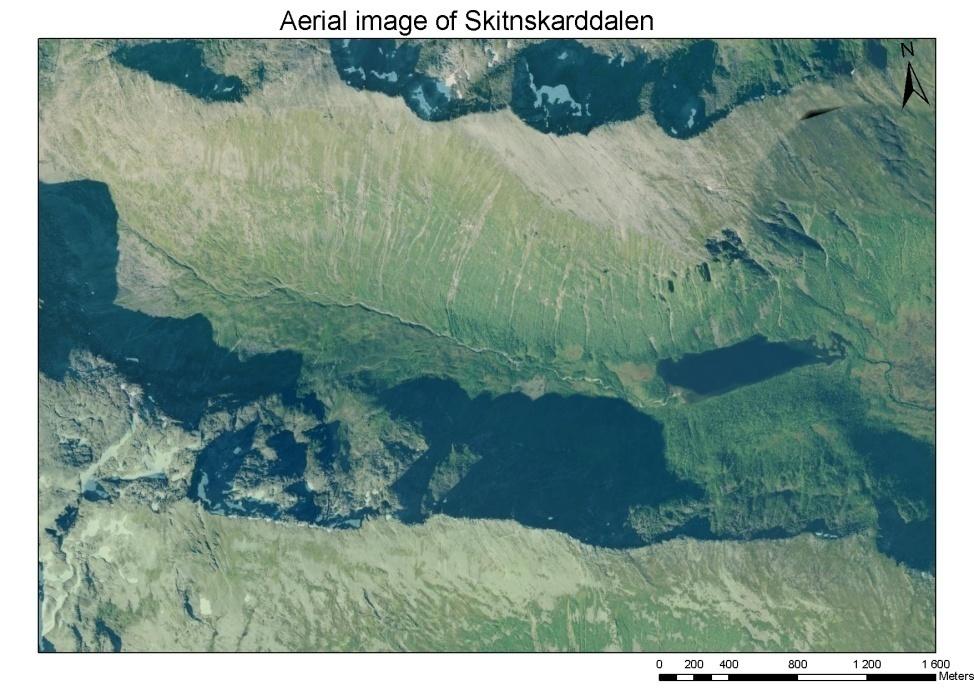 Figure 6: aerial photograph of Skitnskarddalen showing the different morphology of two slopes with opposite aspects.