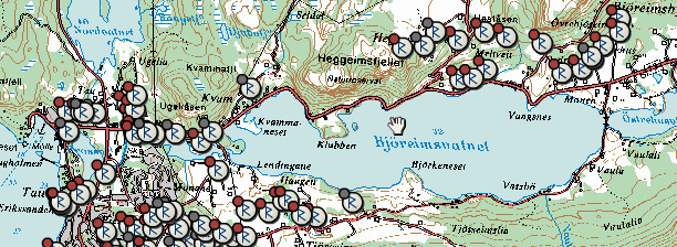 (registreringsnummer 115524) og dyrkingsspor (registreringsnummer 115525). Like østenfor ligger det en arkeologisk lokalitet i form av en gravrøys som er automatisk fredet (registreringsnummer 65749).