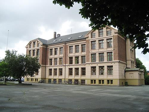 Skolens hovedbygning, vurdert som bevaringsverdig 3.4 Bebyggelse Eksisterende bebyggelse i Eiendommen består av den tidligere skolebebyggelsen ved Strømsø skole.