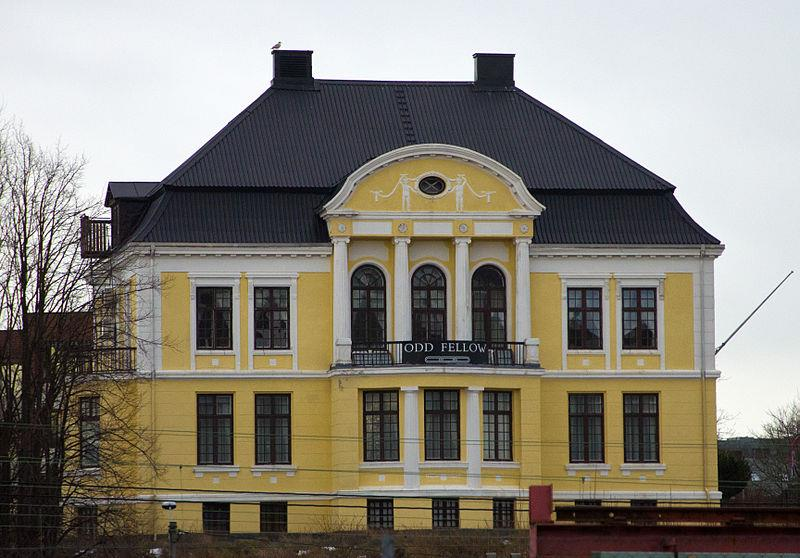 Dette er Villa Fredly som ble oppført for Fred Olsen i Drammensveien 41, Oslo i 1907.