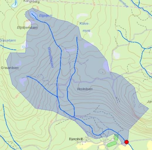 6 Gravarbekken 6.1 Flomberegning 6.1.1 Beskrivelse av nedbørfelt Gravarbekken drenerer sørøstover fra Gravaråsen og Elgtjernåsen og har utløp i Jondalelva ved Tangen.