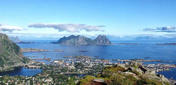 Utsikt over Svolvær Foto: Pernille Birkelund Straffesaker Både de domfelte og påtalemyndigheten kan anke til lagmannsretten over straffedommer avsagt av tingretten.