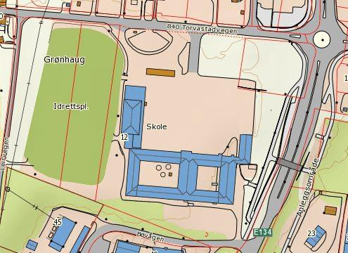 SKOLEBRUKSPLAN 2015-2030 3.3.2 Bø ungdomsskole Bø ungdomsskole ligger langs E134 ved Bøvågen, nord på Karmøy. Hovedbygget ble oppført i perioden 1966-1968, og er bygget rundt to atrium.