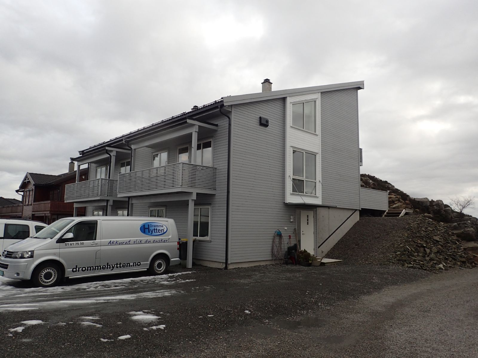 RAPPORTANSVARLIG: Odd Vallestad Leirbakken 8, 5382 SKOGSVÅG Tlf: 99 79 95 07 E-post: odd@hordatakstno VERDI- OG LÅNETAKST FAST EIENDOM Adresse Ekrhaugen 34 B, 5360 KOLLTVEIT Matrikkelnr Gnr 30 Bnr