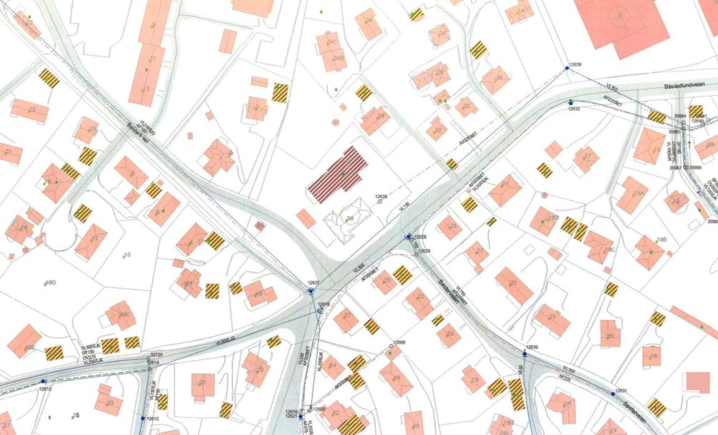 Båstadlund arbeids- og aktivitetssenter Plan nr:g-682 Figur 5: Båstadlund arbeids- og aktivitetssenter sett fra Balders vei. 3.2 Bebyggelse Bygningsmassen på arbeids- og aktivitetssenteret er i 1 etg.