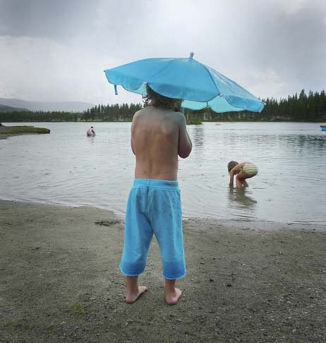 Været i Norge Klimatologisk oversikt Året 2011 Nr. 13/2011 ISSN 1503-8017 KLIMA slo, 18.1.2012 Sommerdag ved Tjønna i Grimsbu. Fra sol til regn på 10 sekunder.