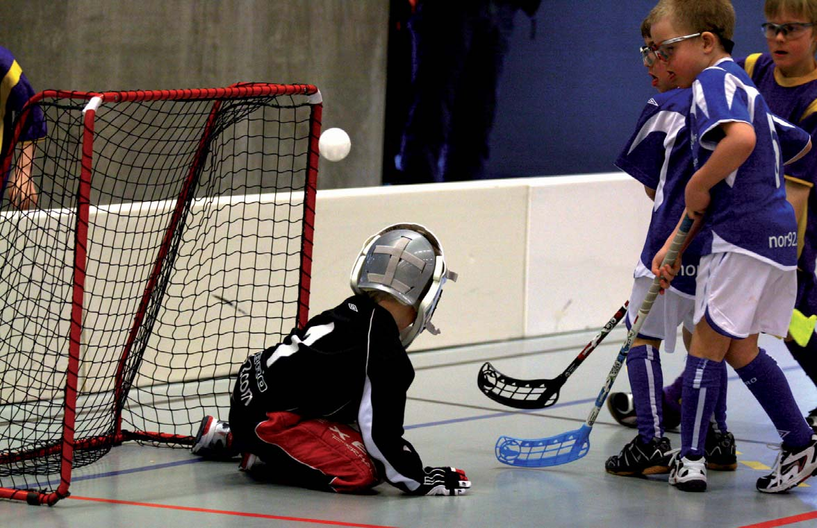 MINIRUNDER Innebandy for barn 6-12 år, organiseres gjennom turneringshelger kalt Minirunder. Spilles med færre spillere og på redusert bane.