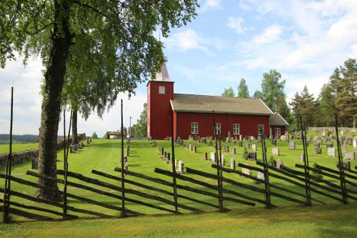 Støtteforeningen ved Rømskog Eldresenter Styret i Støtteforeningen vil ønske alle et riktig godt nytt år! Vi takker alle som støttet opp om julemessa på Eldresenteret, det kom inn kr. 14.400,-.