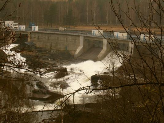 Elektrisitet Elektrisitet benyttes til de fleste energikrevende formål, som belysning, drift av motorer, oppvarming og kjøling.