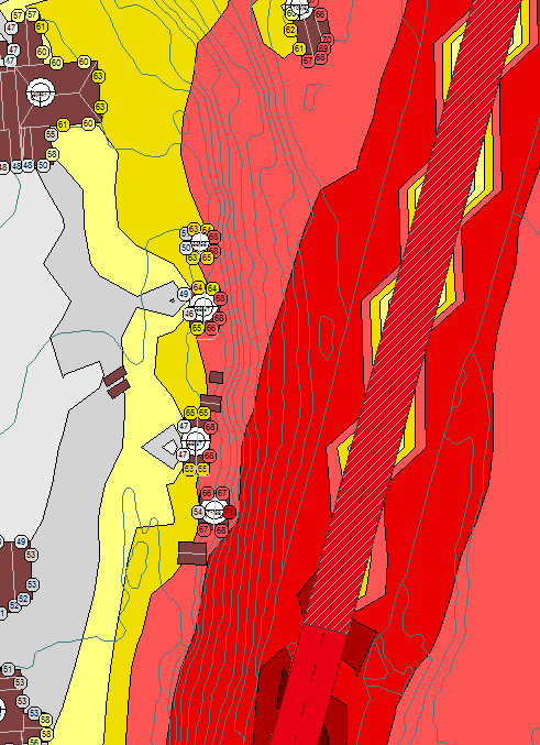 82/28 82/14 Figur 7: Støysonekart ny vegtrasé, beregningshøyde 1,7 meter. Utsnitt som viser gnr/bnr 82/14 og 82/28 Nærmere Soknedal sentrum blir endringene store.