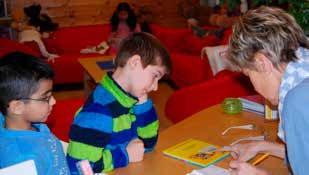 Satser på småskoletrinnet Det er også de yngste elevene som har vært satsingsområde for skolens deltakelse i Program for skolebibliotekutvikling.