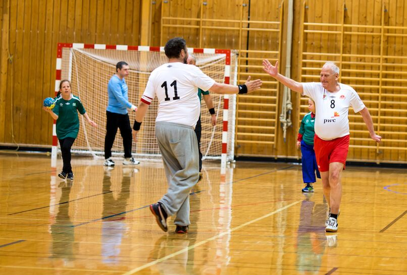 Treningsfrekvens Samtlige lag trener 1 dag i uken. Et lag melder at de trener 2 ganger i uken. Antall uker i året varierer mellom 35-42. Lagene rapportere at det trener mellom 1 1,5 time hver gang.