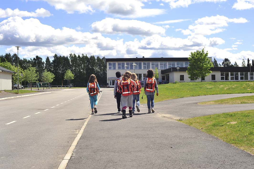 Trafikksikker kommune Kriterier for trafikksikker skole Trafikksikkerhet i skolen generelt Skolen har en plan for å ivareta elevenes sikkerhet til og fra skolen, enten de går, sykler eller blir kjørt.