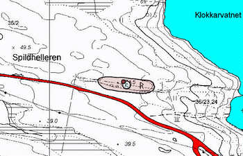 Figur 12. Den arkeologiske registreringen Spildhelleren nordøst for Kvernavatnet mot Klokkarvatnet i Sund kommune (fra Riksantikavrens Askeladden-database for kulturminner).