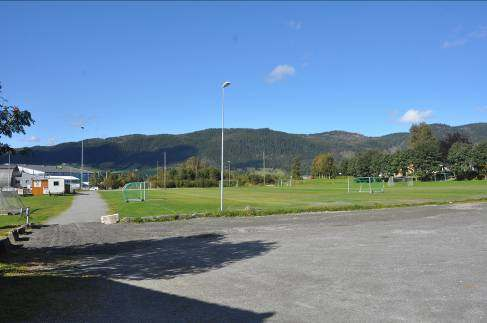 VELKOMMEN TIL ORKLA CUP 2011 Vi har den glede å ønske velkommen til den 19. Orkla Cup i rekken. I år er det 90 deltakende lag fordelt på 9 klasser. Kampene spilles i Idrettsparken på Orkanger.