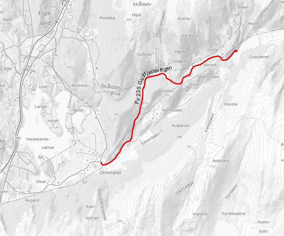 v. FV 235 Gullfjellsvegen, vegarm Vegarmen på 5,6 km fører opp i fjellet frå Unneland.