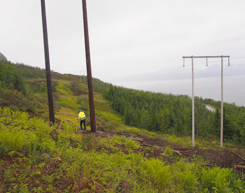 eptember 0 M M M M 0 0.: Høstjevndøgn.:.: 0.:.: Barnas rom Bygging av ny kv høyspenlinje pågår og bildet viser deler av den nye trasèen. otograf ars Eirik Høgbakk Husk måleravlesning.