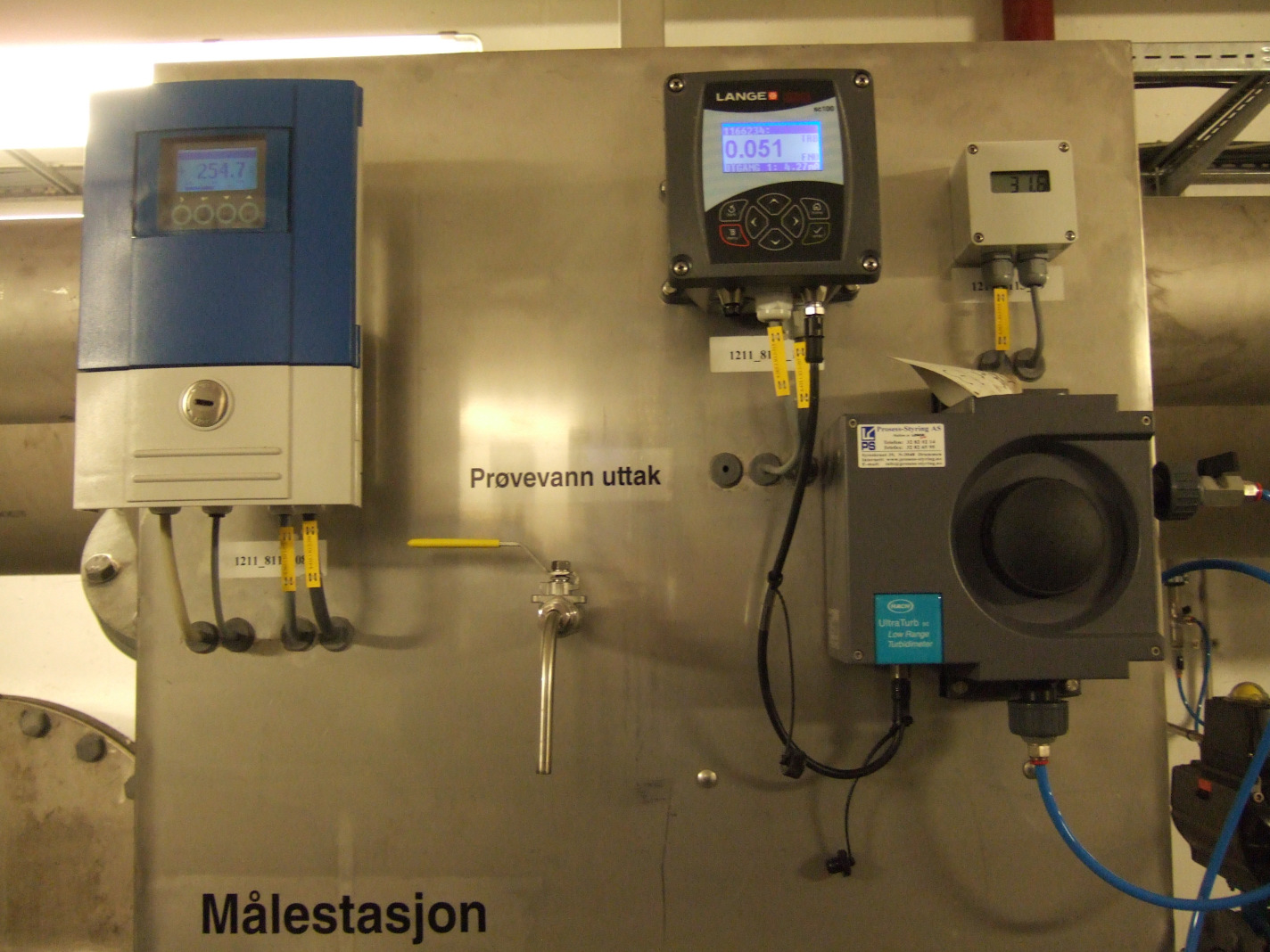 Filterstyring SVD 2 separate filterlinjer med 6 filter pr. linje. Individuell filterregulering med mengdemåler og regulerings ventil påhvert filter. Linjene styres uavhengig av hverandre.