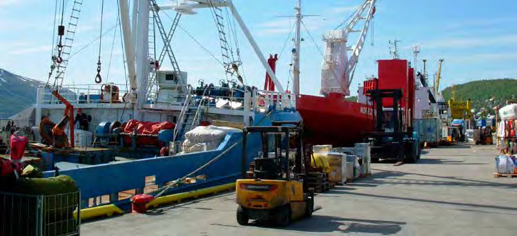 TROMSØ HAVN - Årsrapport Foto: Yngve Olsen Sæbbe 13 Statens vegvesen har startet med et forprosjekt for bygging av en 4-felts vei fra rundkjøringen ved sykehuset til rundkjøringen ved Gimle.