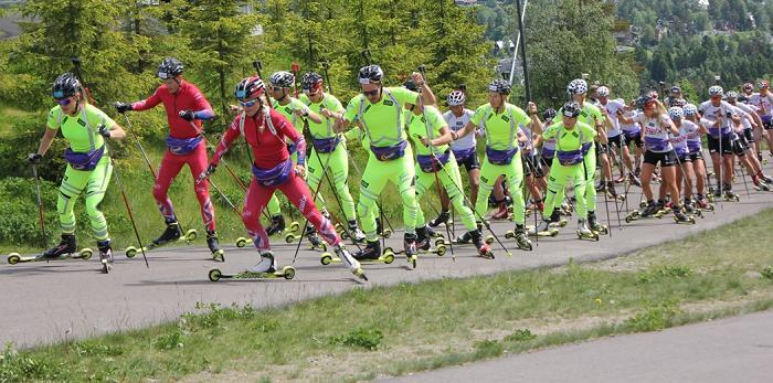 Rulleskivettregler Retningslinjer for trening og konkurranse på rulleski 1. Benytt ALLTID godkjent hjelm. Glem heller ikke briller. Rulleskipigger har ikke trinse og veien til øynene er kort.