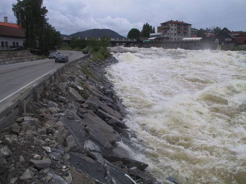 Flom og erosjon Frode Oset,