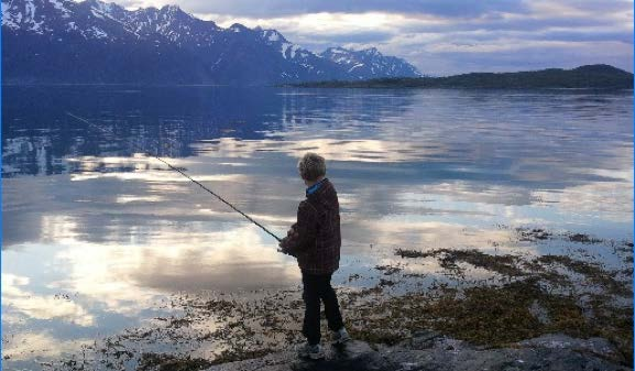 Helt på bærtur At våre forfedre høstet av naturen var ikke uten grunn. Fra gammelt av ble bær brukt i folkemedisin, og nyere forskning viser at det ikke er uten grunn at bær ble brukt som nyttevekst.