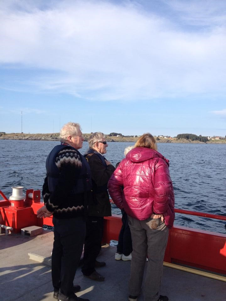 Tur til Marøy 25 april 2014. Etter invitasjon frå Skjærgårdsfisk Visningsenter vart det skipa til tur for medlemmane i Husflidslaget.