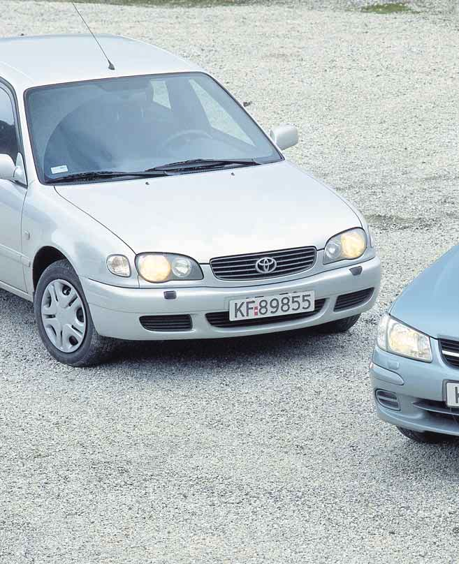 Nissan Almera og Toyota Corolla: Europanere De produseres i England, er tilpasset det europeiske markedet, men like